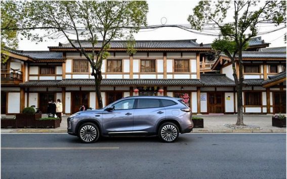 星途ET5猎鹰700让15万级通勤智驾触手可及