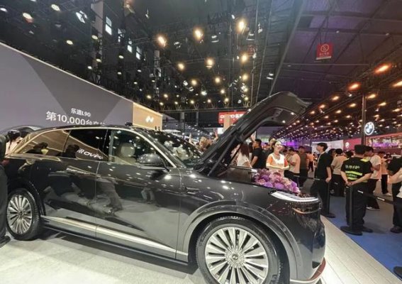 2025大三排SUV市场观察：价格下探与技术革新引爆家庭出行新潮流