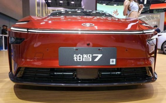 广汽丰田铂智7：20万级豪华D级电轿的智能与舒适新标杆