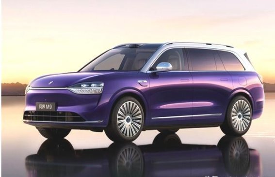 问界的崛起：从华为技术到中国高端汽车的新标杆