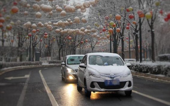 提升冬季新能源车续航的实用技巧：电池预热与驾驶优化