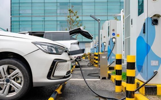 新能源车充电成本揭秘：比油车省太多了！