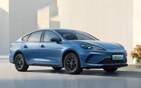 比亚迪四款插电混动新车续航大幅提升，引领新规应对潮流