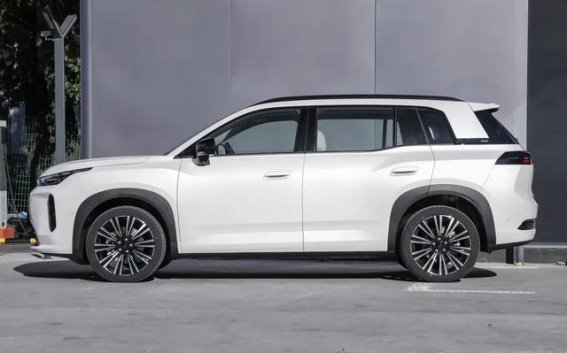 10.98万预算如何选择：埃安AION i60与丰田铂智3X的全方位对比