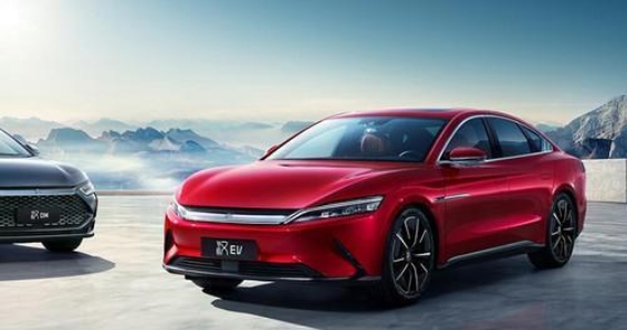 2025年中国新能源车出口强劲增长，比亚迪领跑行业