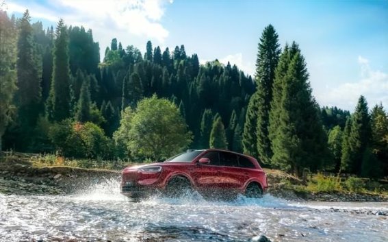 全新问界M7增程长续航版：引领家庭出行的智慧革命