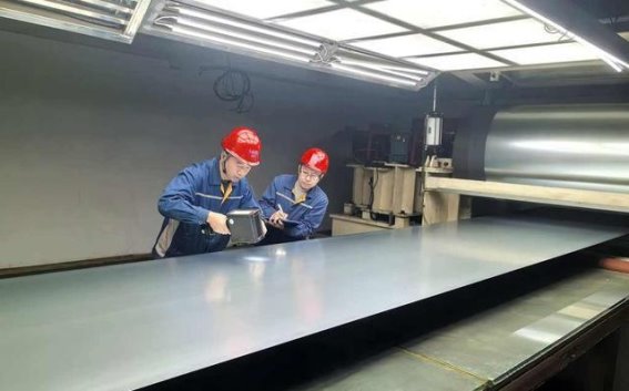 更多新能源汽车用上河钢造