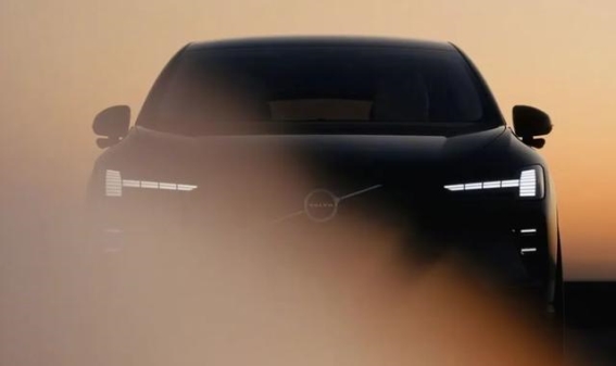 沃尔沃EX60：在电动化浪潮中，稳重前行的选择