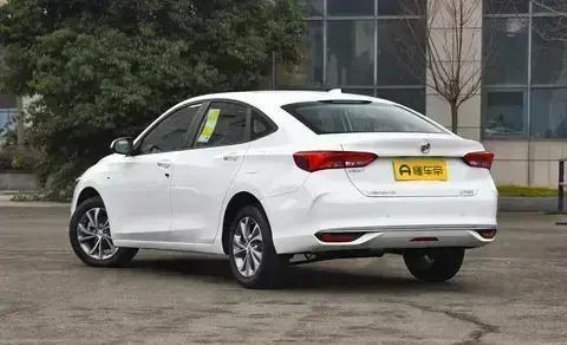 别克威朗Pro：全能家轿，尽显智能与舒适