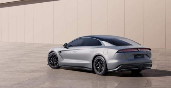 全球电动车新标杆——仰望U7引领“双千时代”