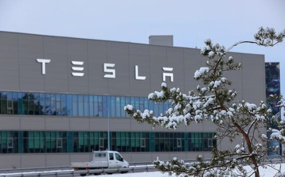 中国电动汽车崛起：从技术创新到全球扩张