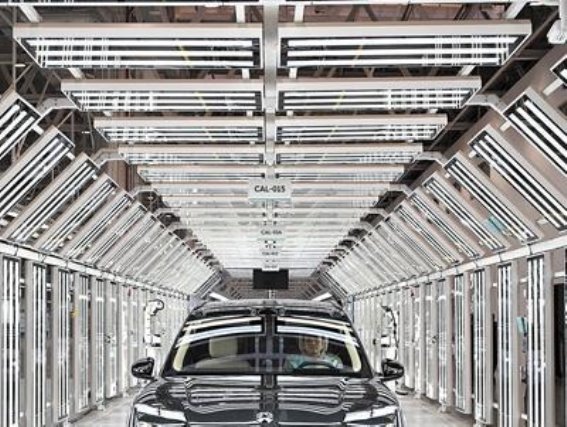 汽车产业的硬实力：技术创新引领全球竞争