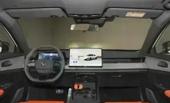 长安年货节第三代UNI-V：从内而外的硬核安全守护