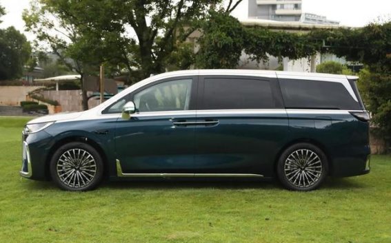 岚图梦想家PHEV典藏版：技术与艺术的完美结合