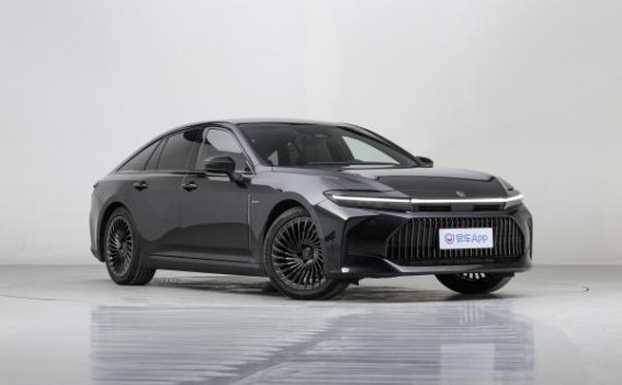 皇冠双擎29.9万元起售，豪华与节能兼得