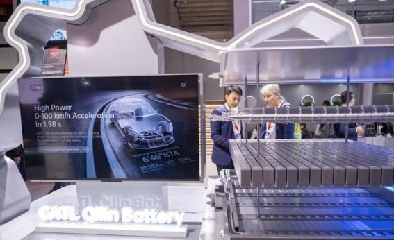 欧洲汽车产业的转型困局：燃油车与新能源的复杂抉择