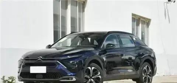 凡尔赛C5 X：突破市场困境的关键之道