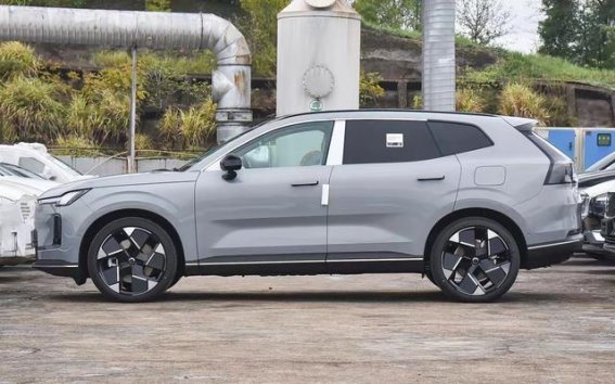 沃尔沃XC70：为年轻家庭量身定制的全能豪华SUV