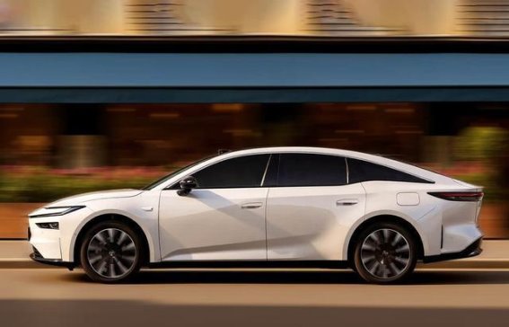 丰田铂智7：未来科技与豪华感的完美结合