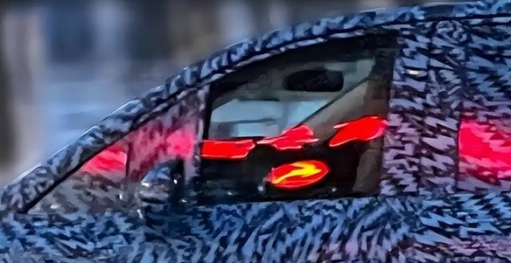 奔驰VLE实测：一次充电15分钟，1100公里跨国行驶，极氪009或遇强敌