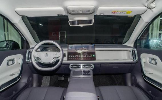 零跑B01 650激光雷达版：12万元引领智能家轿新潮流