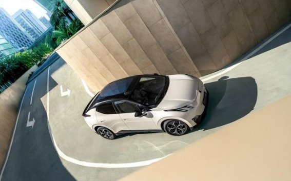 领克Z20成都赛道体验：新手也能轻松驾驭的赛道之旅