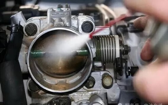 如何有效清理发动机积碳？