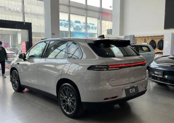 如何选择适合家庭的15万级SUV？零跑C10与银河E5的深度对比