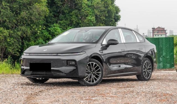 零跑B01：10万元级家用车的理想之选