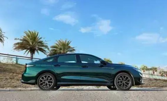 年末购车优惠大放送，艾瑞泽8 PRO让年轻人轻松拥有高品质家轿