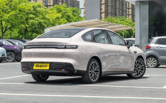 11.98万起，激光雷达+650km续航，零跑B01 2025款650激光雷达版半月实测体验