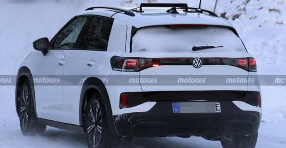 续航突破400km 大众ID.Cross纯电SUV最新谍照曝光